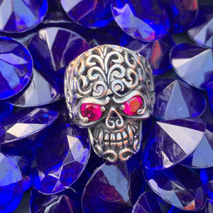Anillo de calvera ojos rojos