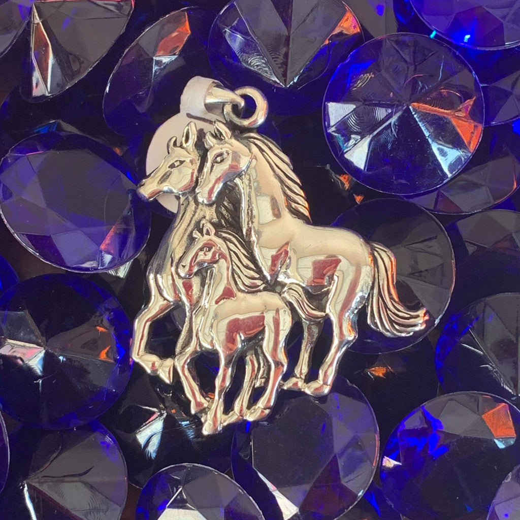 3 Horses Pendent